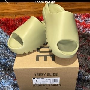 COPY - Size 9 Yeezy Slides Resin